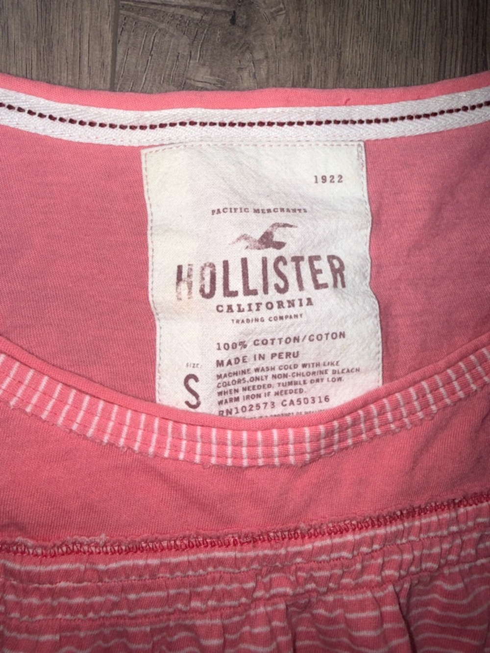 Hollister Pink Striped Short Sleeve Scoop Neck Top - Picture 4 of 5